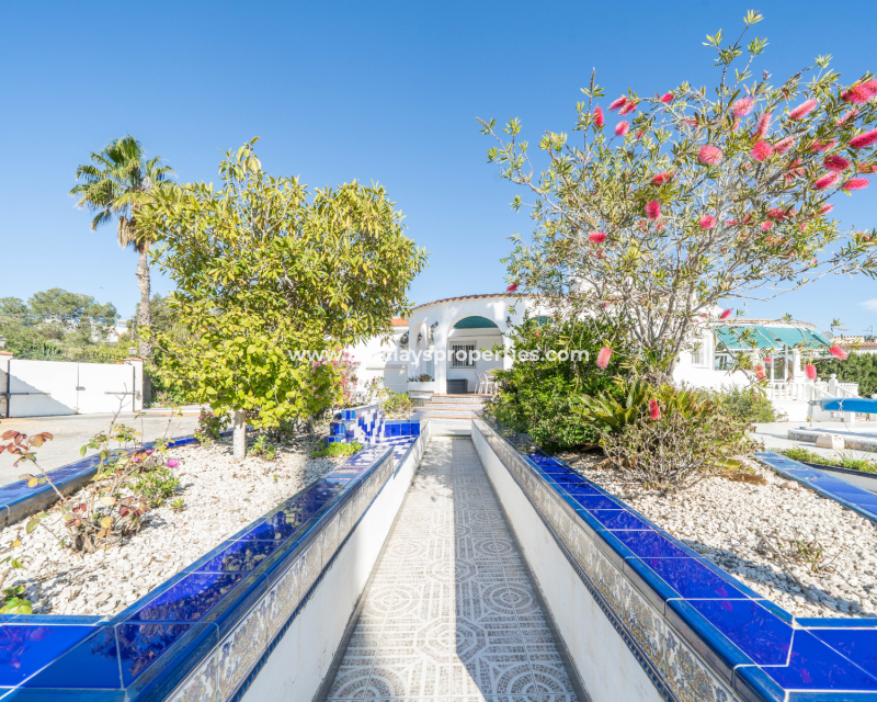 Wederverkoop - Vrijstaande Villa - Urb. La Marina