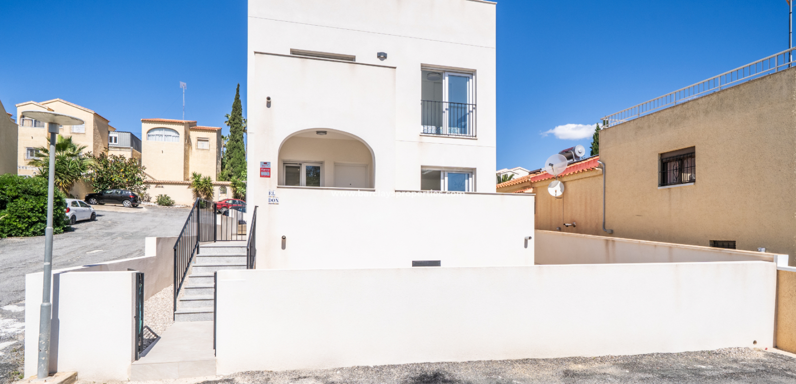Wederverkoop - Vrijstaande Villa - Urb. La Marina