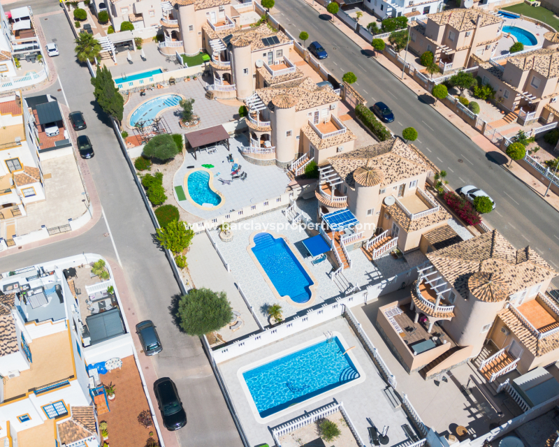 Wederverkoop - Vrijstaande Villa - Urb. La Marina