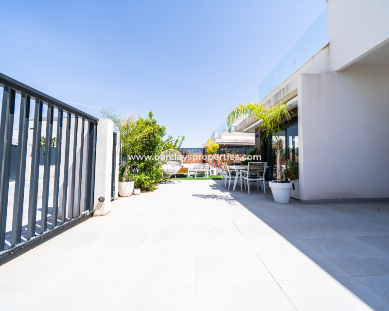 Wederverkoop - Vrijstaande Villa - Urb. La Marina