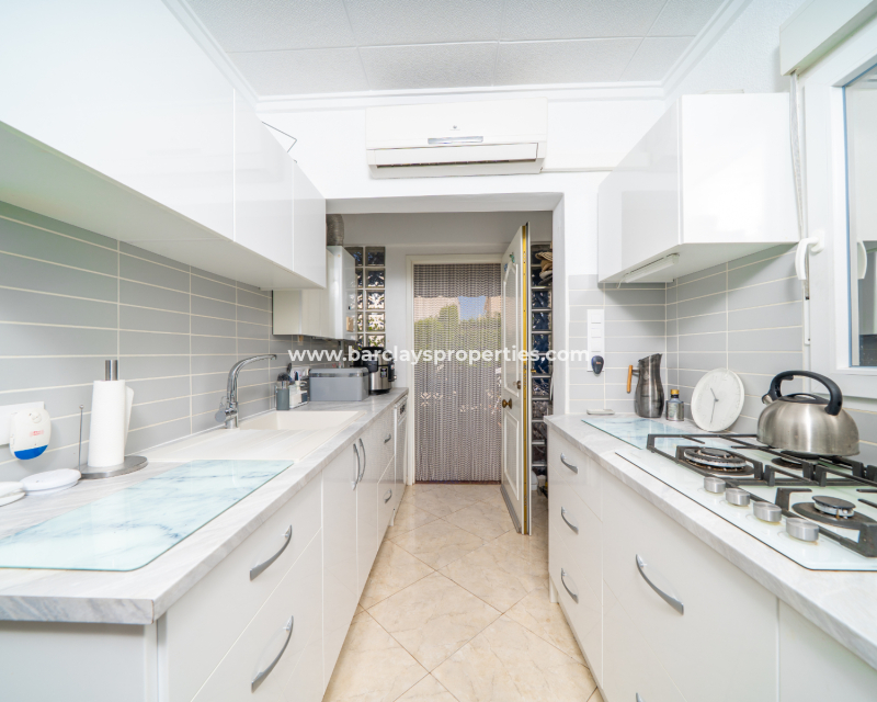 Wederverkoop - Vrijstaande Villa - Urb. La Marina