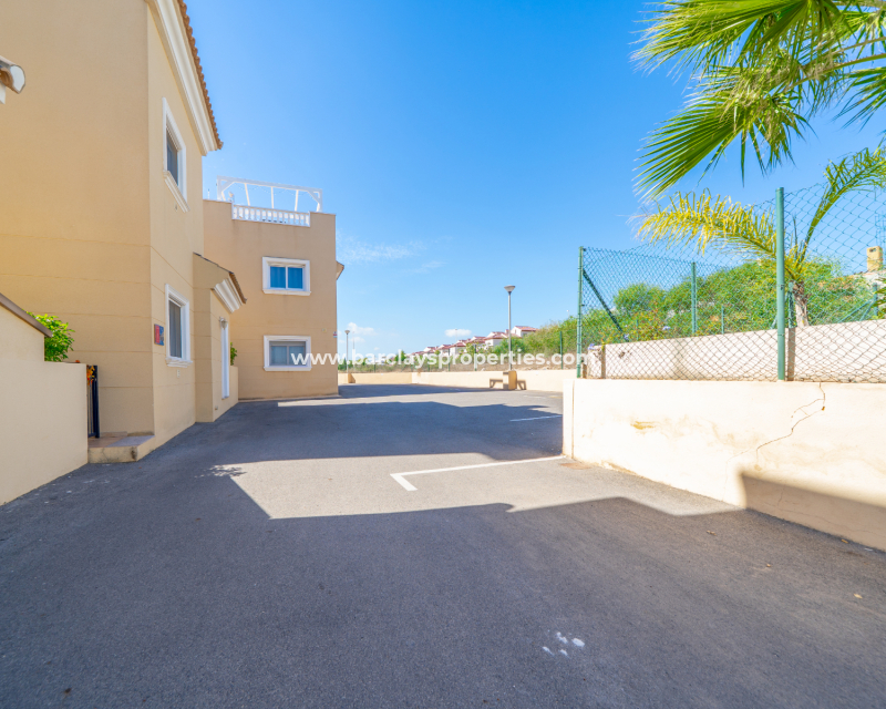 Wederverkoop - Vrijstaande Villa - Urb. La Marina