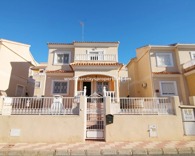 Wederverkoop - Vrijstaande Villa - Urb. La Marina