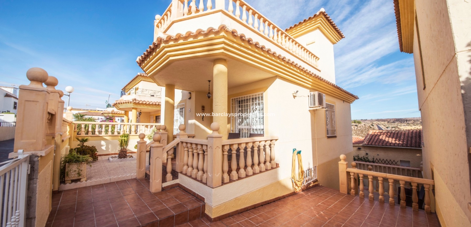 Wederverkoop - Vrijstaande Villa - Urb. La Marina