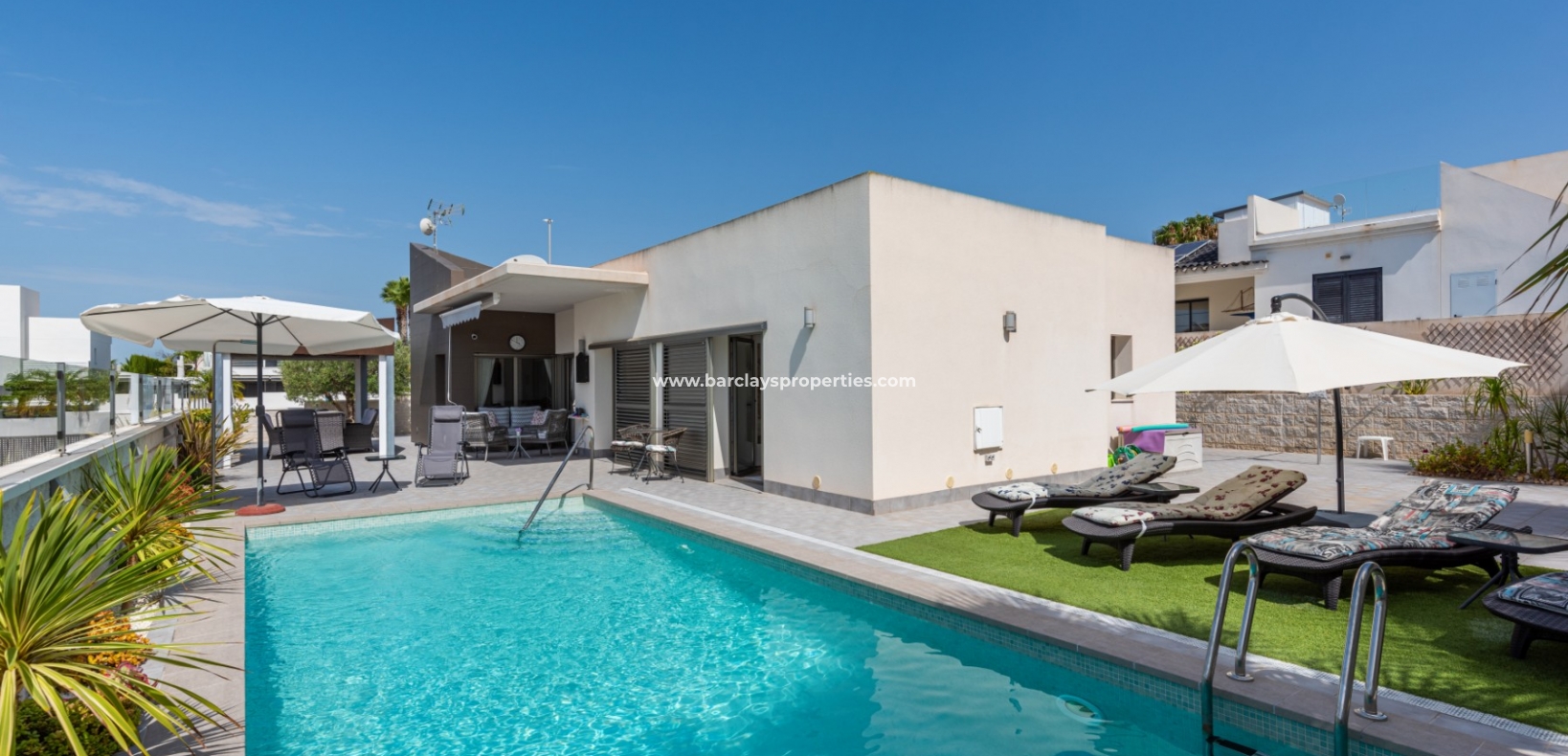 Wederverkoop - Vrijstaande Villa - Urb. La Marina