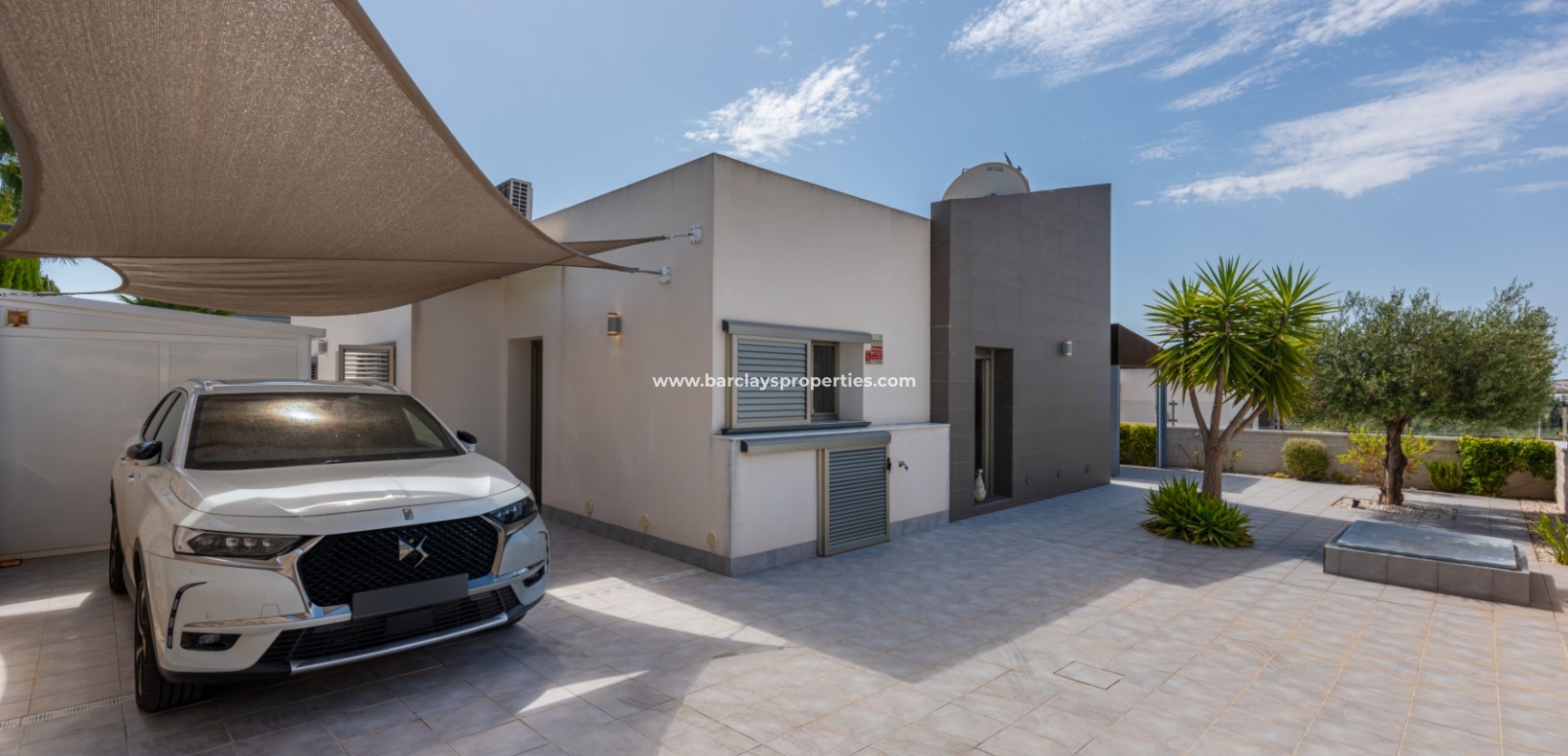 Wederverkoop - Vrijstaande Villa - Urb. La Marina