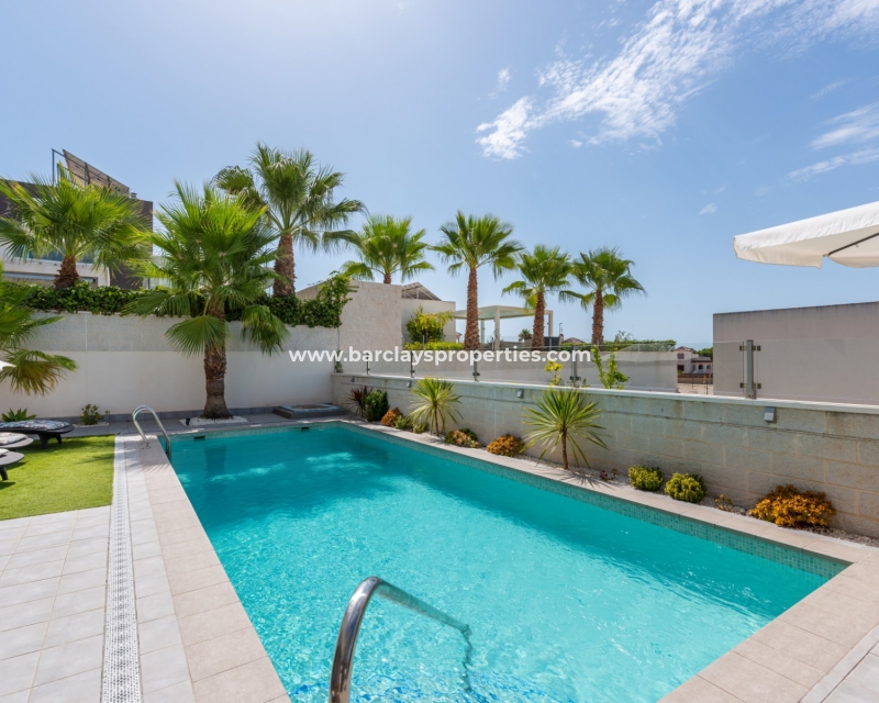 Wederverkoop - Vrijstaande Villa - Urb. La Marina