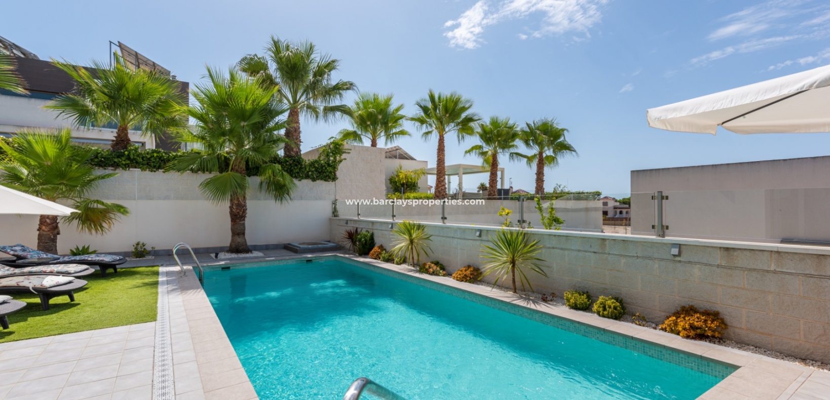 Wederverkoop - Vrijstaande Villa - Urb. La Marina