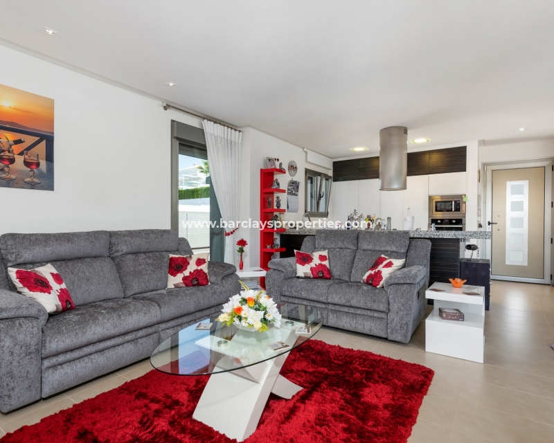 Wederverkoop - Vrijstaande Villa - Urb. La Marina