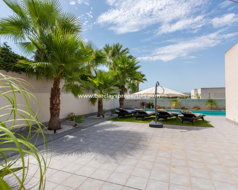 Wederverkoop - Vrijstaande Villa - Urb. La Marina