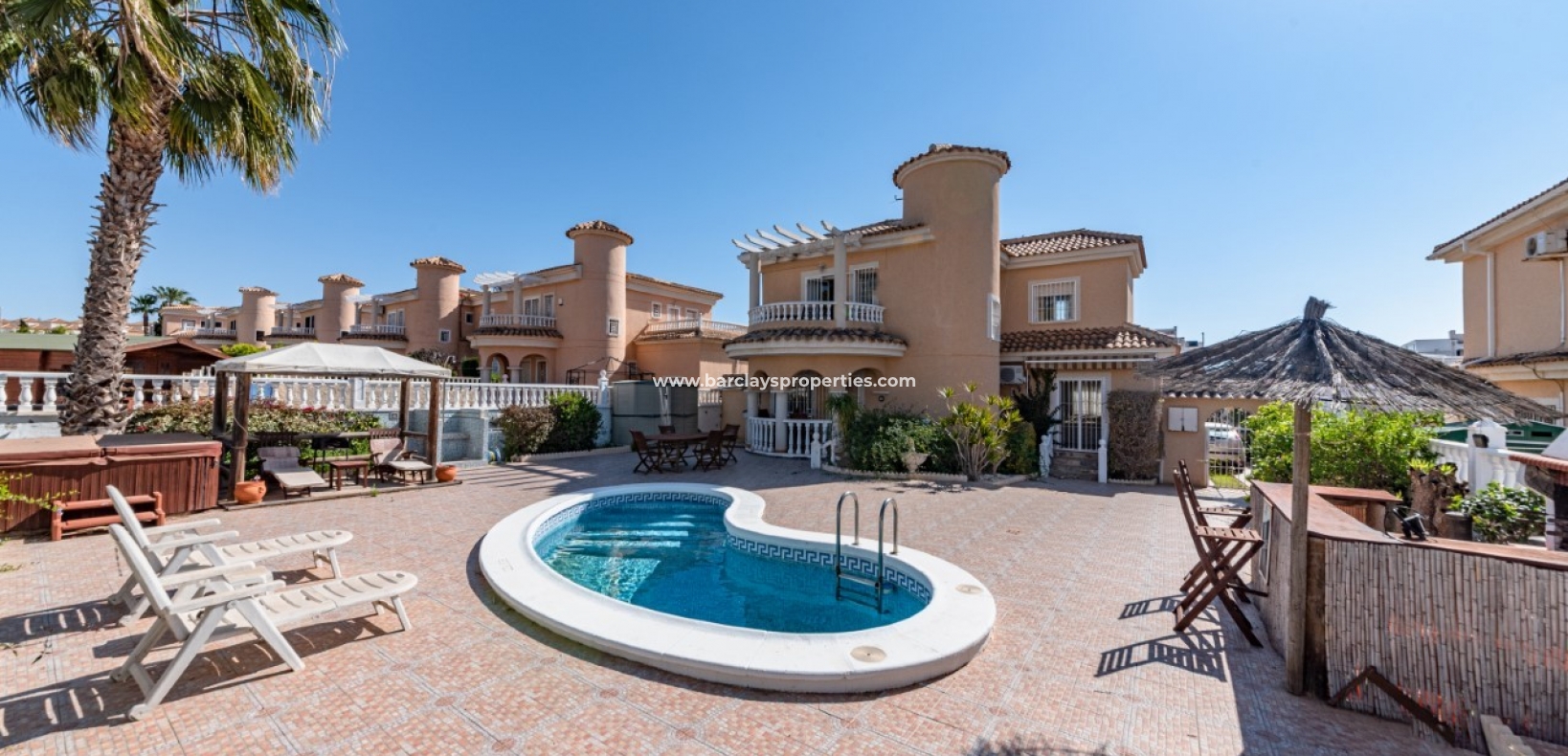 Wederverkoop - Vrijstaande Villa - Urb. La Marina