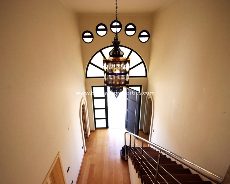 Wederverkoop - Vrijstaande Villa - Villamartín