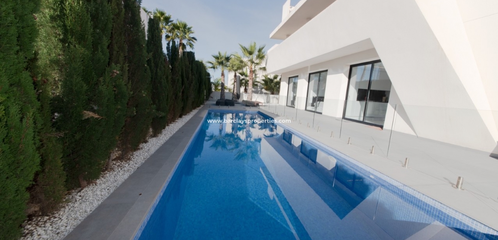 Zwembad - Nieuwbouw villa te koop in Urb La Marina