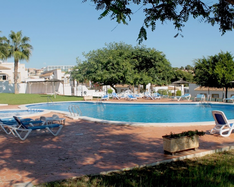 Zwembad - op het zuiden gelegen onroerend goed te koop in La Marina, Spanje